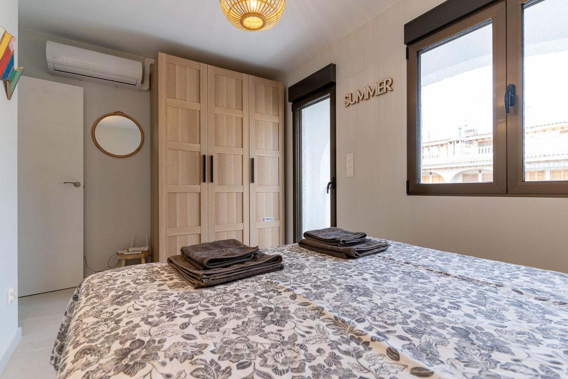 サンタ・ポラ Rentafive Gran Casa Reformada Terrazaヴィラ エクステリア 写真