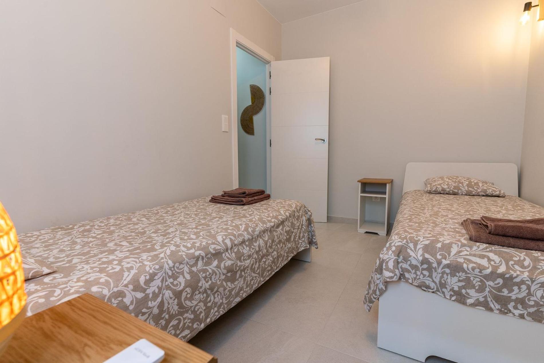 サンタ・ポラ Rentafive Gran Casa Reformada Terrazaヴィラ エクステリア 写真